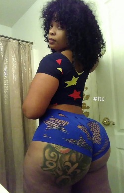 addicted2curvez:#supersexy #lovethemcurves #thickness #curvology #dannielledai #thick_Nation