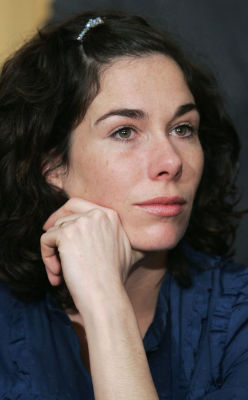 dutchcelebsnude:  Halina Reijn (Amsterdam, 10 november 1975) is een Nederlands actrice en schrijfster.  Wat een prachtige vrouw !!!