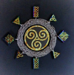 ornamentalglass:  Celtic knot cold worked dichroic jewels by Richard Elvis.  Ornamentalglass.Etsy.com