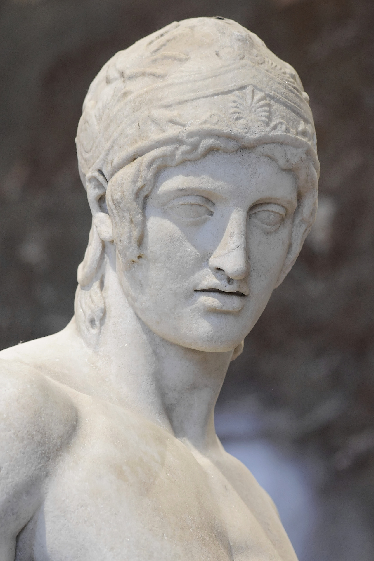 panickyprince:  Ares, also known by the Romans as Mars, is the Greek God of war and