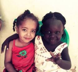 thedarkestlove:brittima:Cuteness overload! Little girls representing both Sudans!  Very important little Black girls see this