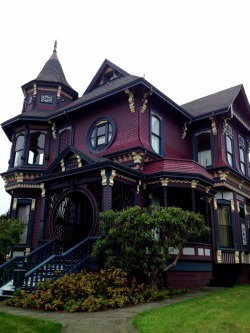 lockettoflove:  mitzi—may:  lucy-corsetry:  While these houses are beautiful, I would take up the chance to live in exactly zero of them.  oh good lord, the last one.  