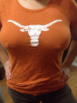 hotjuicykat:  muffgoblyn:  hotjuicykat:  hotjuicykat:  Gotta love the Texas Longhorns! ;)  😘💋😘💋  I have a long horn for you…lol  It better be “thick” too. 😜😘