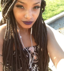 taint3ed:  goldengrillss:  lust-in-her-eyes:  xthatfelladylanx:  mixedkidsclub:  killergrape:  its weird to think that girls that look like this exist.  oh my god her locks are flawless  Dread locks are fucking gross.   Sweetheart, with a face like that