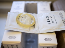 seattle255: In “The ‘new and innovative’ Hex design condom by Lelo has been out for a bit now, do users feel they live up to the hype?” we promised a review when ours arrived. They have arrived and we’ve used them a couple times. We imagined