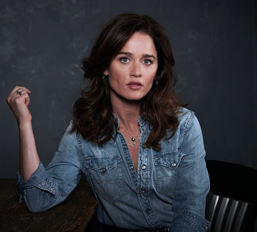 tmsource:  ROBIN TUNNEY photographed by Ed Herrera