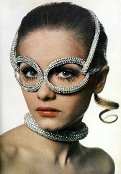 theswinginsixties:  1968 Halston eyeglasses 