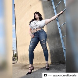 #Repost @avaloncreativearts ・・・ Avalon Creative Arts @avaloncreativearts in conjunction with Photos By Phelps  @photosbyphelps presenting the shoot for Slink Jeans @slink_jeans “a premium collection designed for curvy women” with Jessy Romann