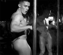 bodybuildertop:  210gaynudes:  Dalton. Sexy ass stripper from essence In San Antonio Tx   Hot hot hot