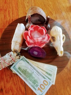 sage-burning-witch:  This is a blessing post in hopes that good money comes your way.   Likes charge, reblogs cast.