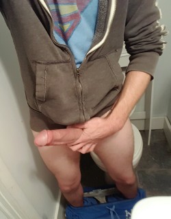 nine-by-six:  Got my cock throbbin’ and drippin’ this mornin’ doing some strokin’, and damn it feels so fuckin’ good! Who the hell else is in Texas? Hit me up!  6'4&quot;. 180lbs. 27yo. 9x6. 