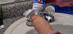 hisdaddyslittleangel:  alphas-over-fags:Lol Daddy always reminds me how important oral hygiene is.