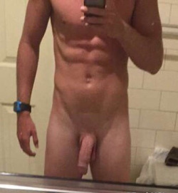 lifewithhunks:  notdbd: AFL player Corey Wagner of North Melbourne gets naked on Snapchat.  Hunks, Porn , Amateurs, Swimmers, Spy, Muscle, Bulges, Lycra and Huge Cocks.  http://lifewithhunks.tumblr.com/