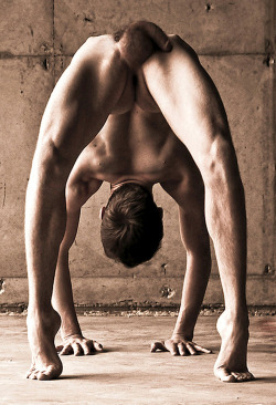 yoga nudist