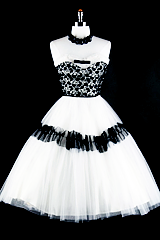 ravenchance:  vintagegal: 1950s Prom and Party Dresses: Black and White 