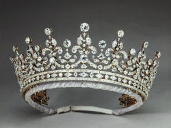 Fawnvelveteen:  Queen Elizabeth Still Wears This Beauty Frequently Today. It Came