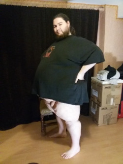Today my girlfriend took some pictures of me. She really loves my weight gain results. Everything is so soft and cuddly!