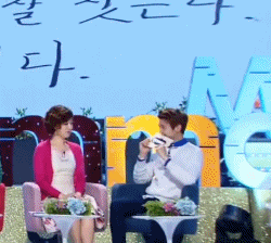 ardentlyblue:  Minho losing his shit on air cause his co-host looked at him a little funny…. ^^;;   