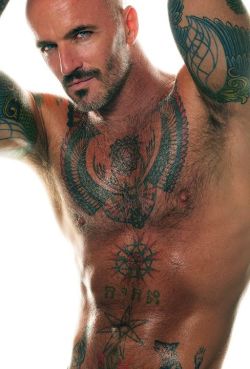 escape-intomymind:  http://escape-intomymind.tumblr.com/archive  Inked daddy.