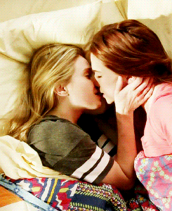l3sbians-d0-it-b3tt3er:  the-inspired-lesbian:  Love and Lesbians ♡  are you gay? me too. here i made this blog for us 