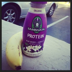 Trying something new :) #sambazon #organic #vegan #protein #acaiberry #vanilla #superfood #smoothie #glutenfree #new #healthy #banana