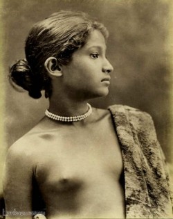   Sri Lankan woman, via Historic images of Ceylon.  