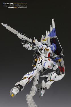 gunjap:  MG RX-93 Nu Gundam Ver.Ka modeled by ROOPY. Full Photo Review Hi Res Imageshttp://www.gunjap.net/site/?p=247156