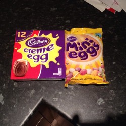 These are too damned yummy to only be available at Easter why oh why Cadbury do you have to do this to us?