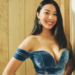 real-asian-hotties:  Eyes on the smile