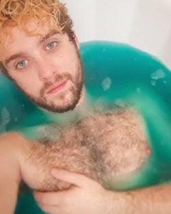 conning-the-masses:Does this bathbomb make my nipples look female presenting? 