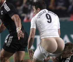 nakedathletes:Rugby player Ollie Lindsay-Hague butt naked during a match