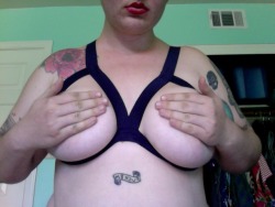 thegirlsajezebel:  naturalandnude:  crowcrow:  learned how to sew (using a machine) yesterday and it was really exciting/awesome! i definitely was kind of messy with it, but hey, it was my first time! made myself this cupless bra/harness thing-a-ma-jig
