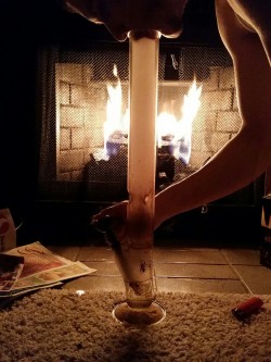 bong-voyage:  power outage in seattle last night, the weather was crazy, so we took bong hits and slept by the fire place ♡ stormy weather isn’t too shabby when you have the love of your life to enjoy the chaos with. 