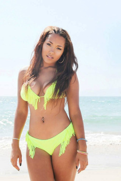 brainlessbehavior:  badgalsteph:  girlsuwillnevermeet:  parker posey aka kady kyle from my wife and kids  Omg  Oh my jebus  Wat really she is beautiful as fuck can I get yo number sweetie