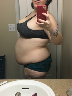 pregnantpiggy:we made it to our new home :) baby boy is growing BIG AND STRONG! 19 weeks pregnant tomorrow. I’m sore all over and it’s getting harder to waddle around.