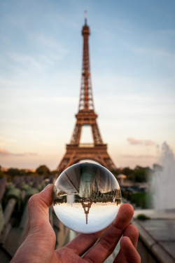 plasmatics-life:  La Tour Eiffel ~ By Ghislain Butruille 