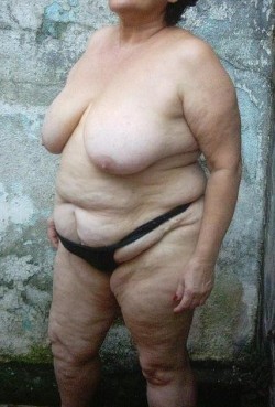 nudeoldladies:  Who says nude fat old ladies