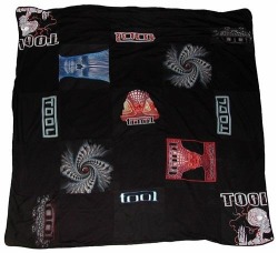 TOOL BLANKET MADE OF T-SHIRTS
