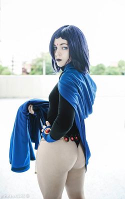 cosplay-booties: Jackie Cosplay as Raven dat booty~ ;9