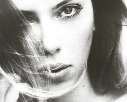 hermiola:  Scarlett Johansson photographed