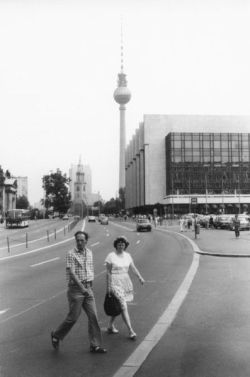Marx-Engels-Platz: Palast der Republik Ost Berlin 1989