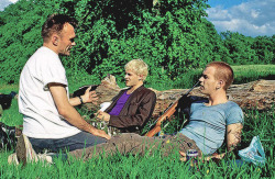 cinecat:  Danny Boyle, Jonny Lee Miller and Ewan McGregor behind the scenes of Trainspotting (1996) 