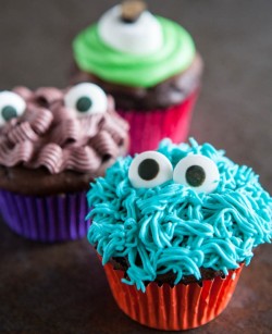 wehavethemunchies:  Monster Cupcakes 