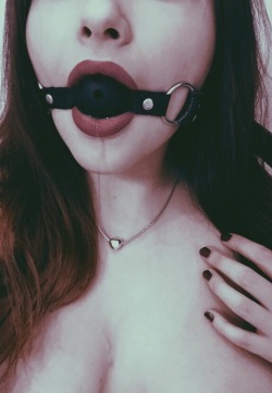 cum-dolly: gagballs are so COOL 💖