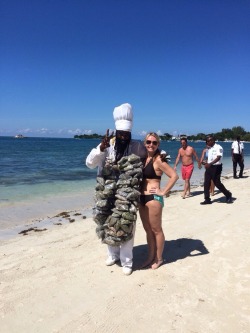 yaz-zooted:  tea-orchid:  rockpapersuckit:  stunningpicture:  My mom stumbled into this drug dealer while in Jamaica.  Is this how other parts of the world live? Amazing.  Hes like the walking pilsbury doughboy of weed even his hat is perf   I ALWAYS