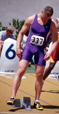 tinydickjock:  smallpenisobsession:  The singlet only reveals his small penis.  Hot athlete proudly showing off the outline of his tiny dick.  You go jock!  Nice little bulge