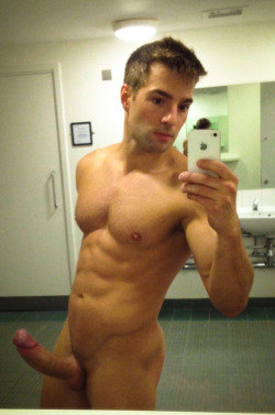ukcottaging:  Would love to have stumbled across this hottie in the #toilets #cruising #cottaging