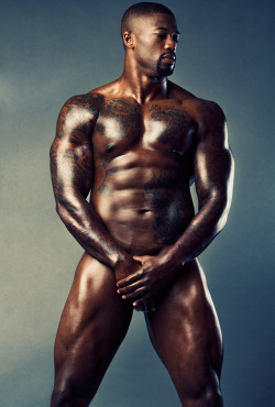 realfitnudist:  football player, boxer and model Ray Edwards  Photos supplied by Alex -