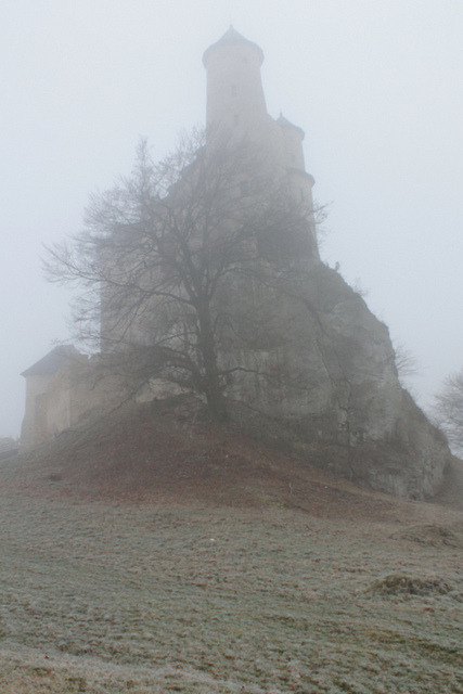lost-in-centuries-long-gone:  Bobolice, Jura, Poland by LeszekZadlo on Flickr. 