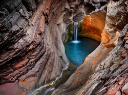 sixpenceee:  A waterhole in Karijini National Park, Western Australia   